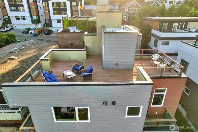HUGE wrap around rooftop deck