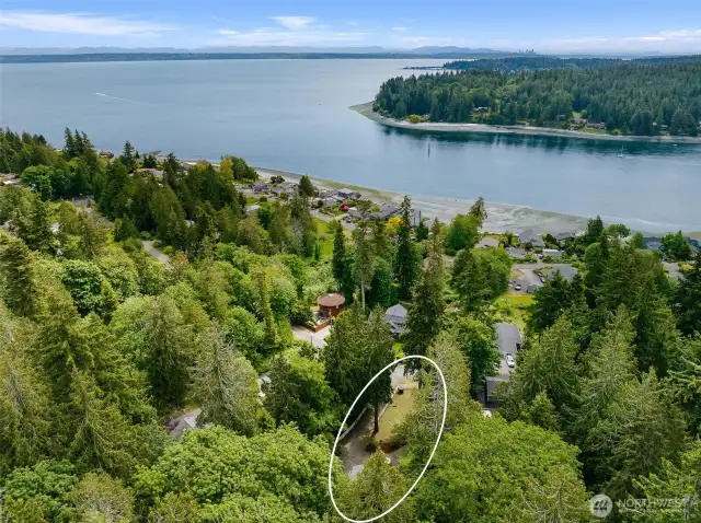 Within walking distance to Old Man House Park with public beach access to Agate Passage.