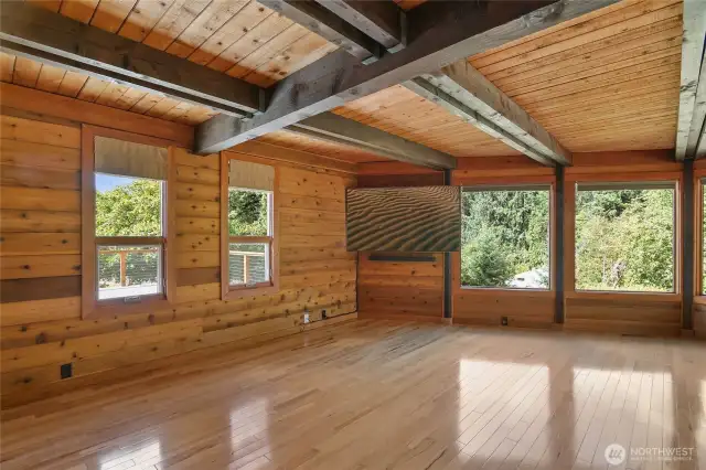 Living room, hardwood floors