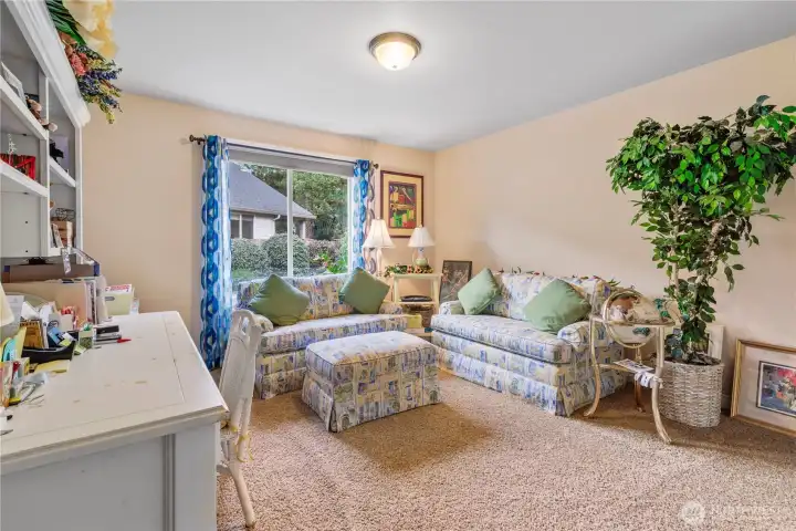 2nd Bedroom, California Closet Organizer