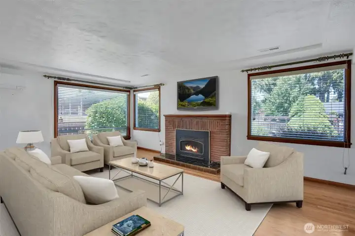 Cozy living room  VIRTUALLY STAGED