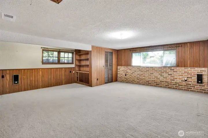 Bonus room/extra finished room...