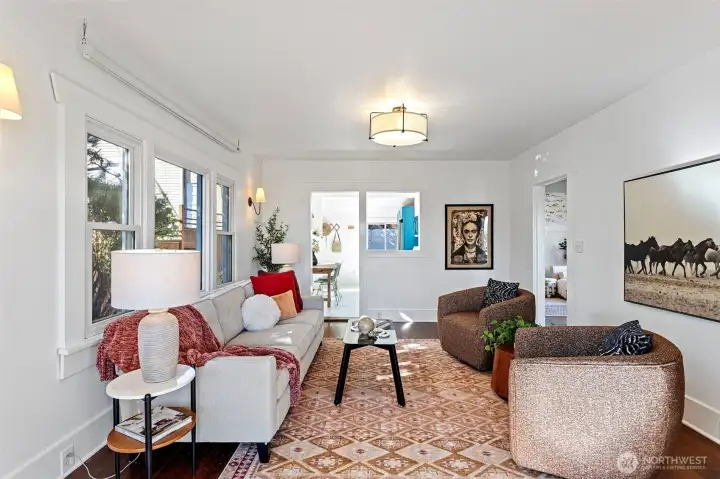 Spacious living room