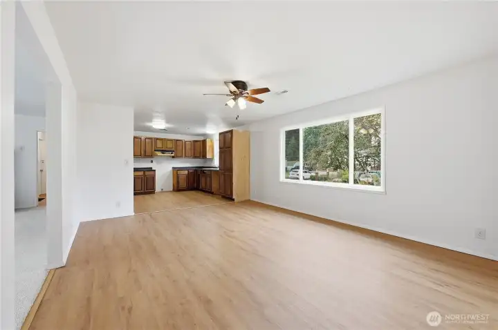 Main level dining area