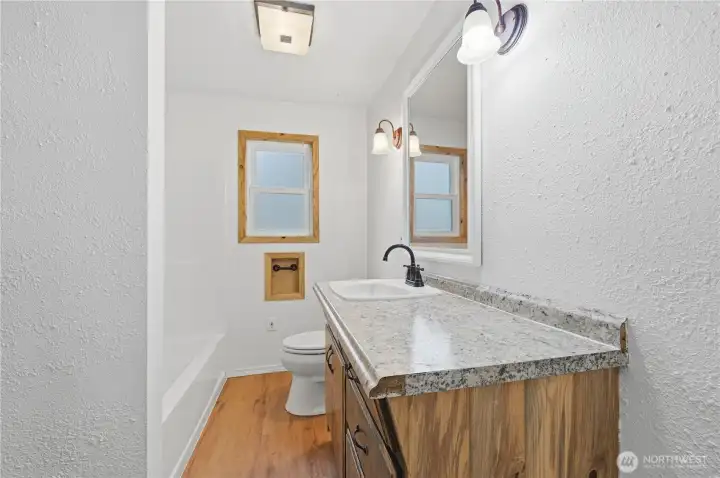 Main level full bath