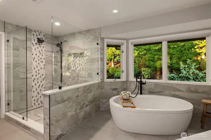 Relax in the spa-like bathroom listening to the sound of the waterfall in the back yard. Big and beautiful shower with 2 shower heads.