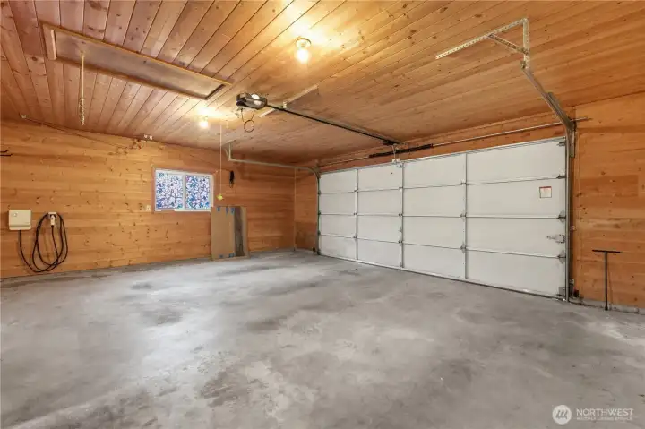 ~2-Car Garage with EV Charger~