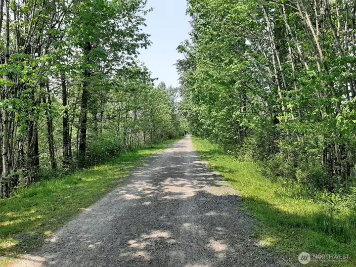 Scenic Snoqualmie Valley?Trail near Tanner?Landing, connecting all the way to Rattlesnake?Lake, downtown?North?Bend, and beyond—perfect for outdoor exploration and recreation.