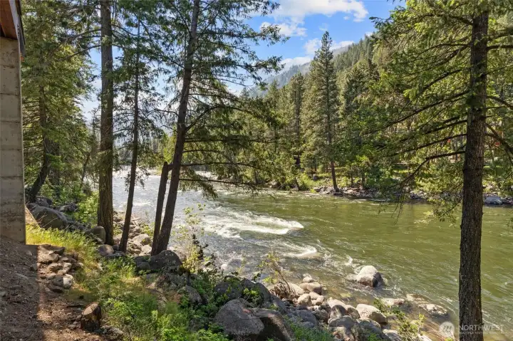357 feet of Wenatchee River waterfront! Your paradise awaits you.