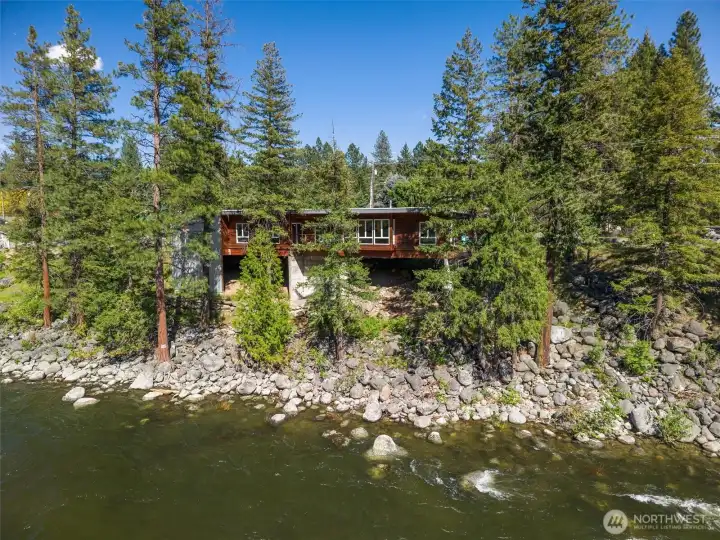 357 feet of Wenatchee River waterfront! Your paradise awaits you.