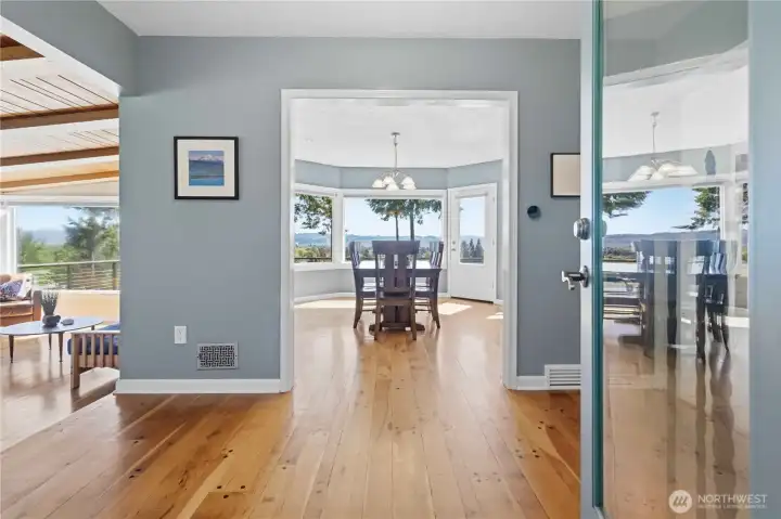 Windows with Views from all angles