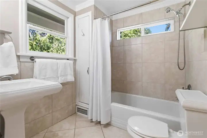 Primary- Full Bath