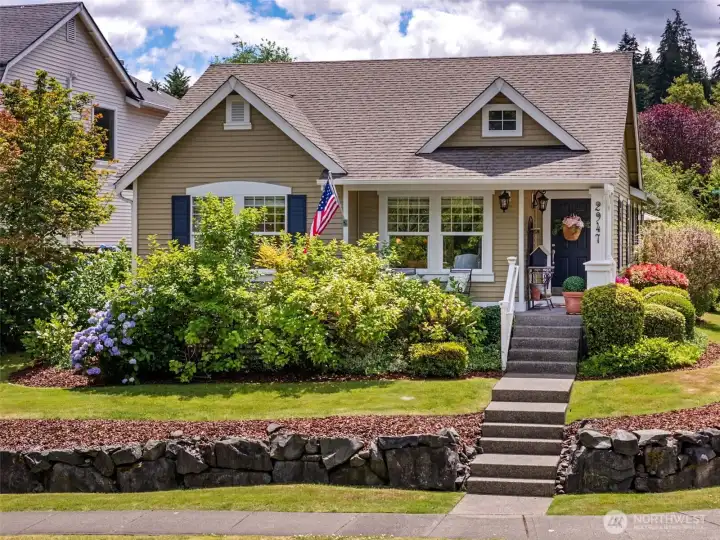 Come visit this adorable 1-story DuPont home.