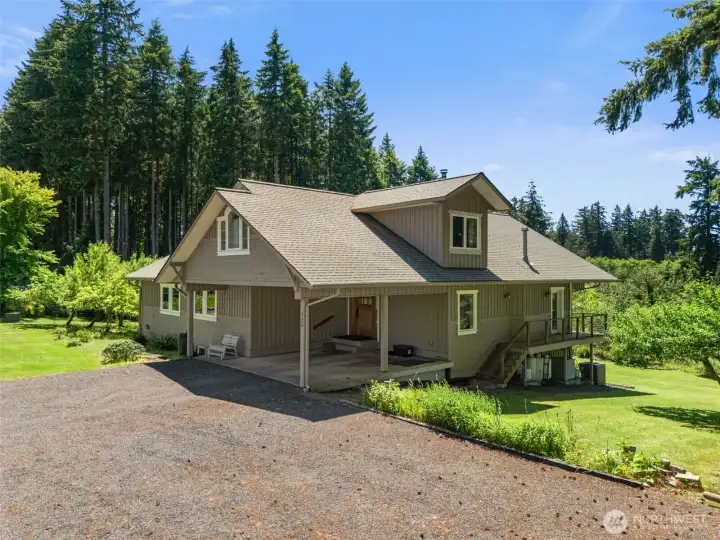 A 50-amp RV hookup, abundant parking, and space for a future shop create opportunities for hobbies, equipment storage, or simply embracing the country lifestyle.
