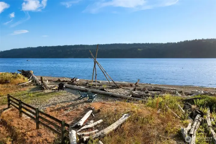 25 feet of waterfront 25 feet of waterfront