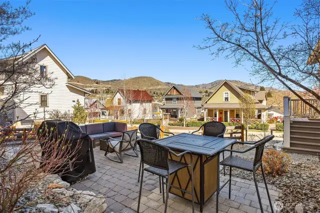 Fire table and gas grill included