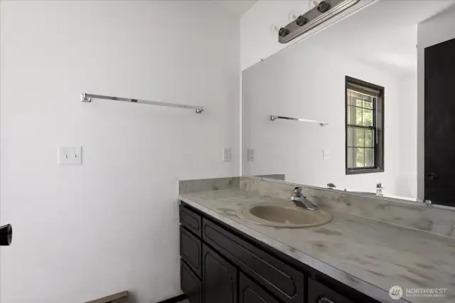 Full main Bathroom