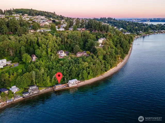80 ft of waterfront.