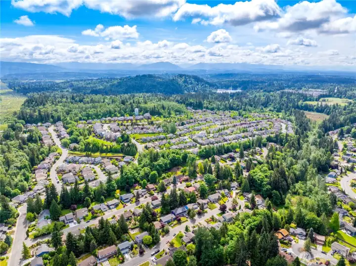 Nestled in the heart of the Woodside neighborhood. 7 neighborhood parks are located within the Woodside neighborhood with play equipment, gathering places, picnic areas, walking trails and more!