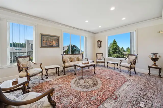 Sitting Room/Living Room on main