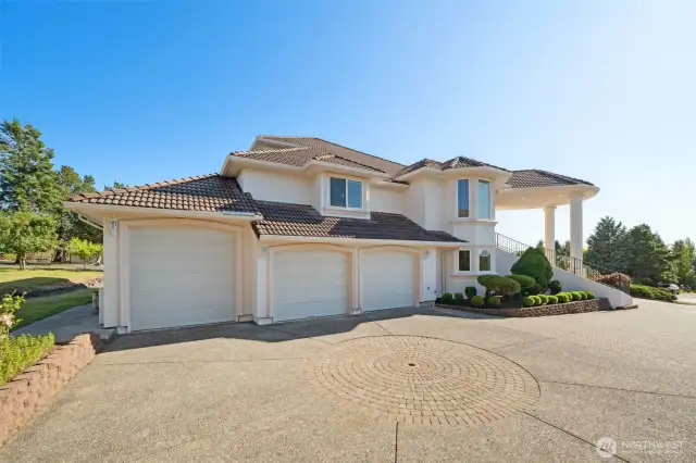 3 Car Garage