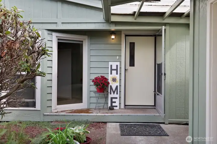 1344 SQ FT 2 bed 1.75 bath PLUS Den