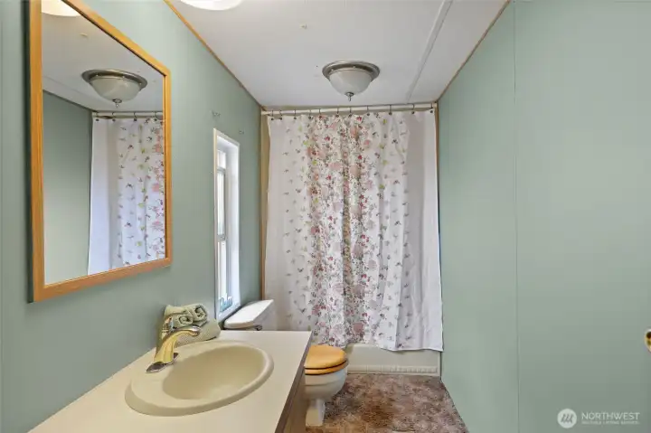 Primary bathroom- huge tub