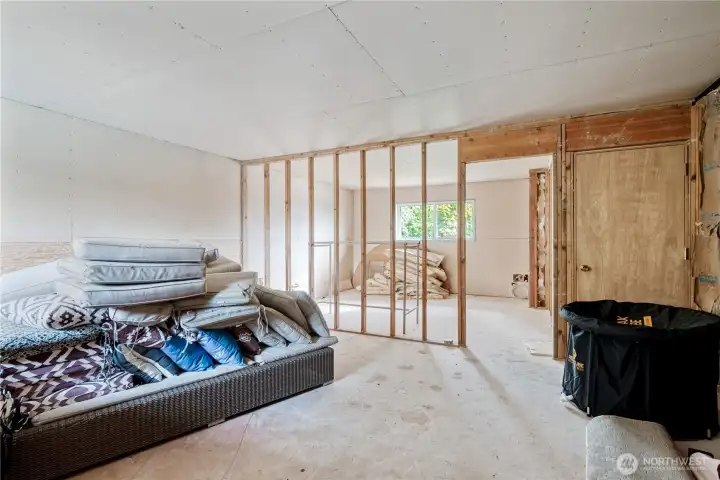 504 sqft unfinished Bonus Room over Third Bay Garage