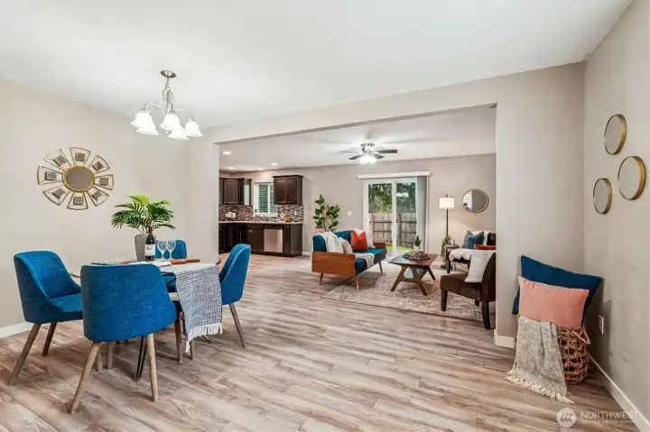 View into living room & kitchen.