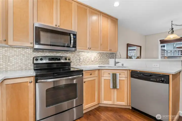 Stainless steel appliance suite.