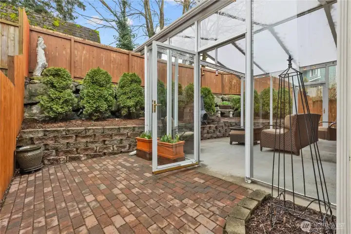 Wonderful & peaceful outdoor space!