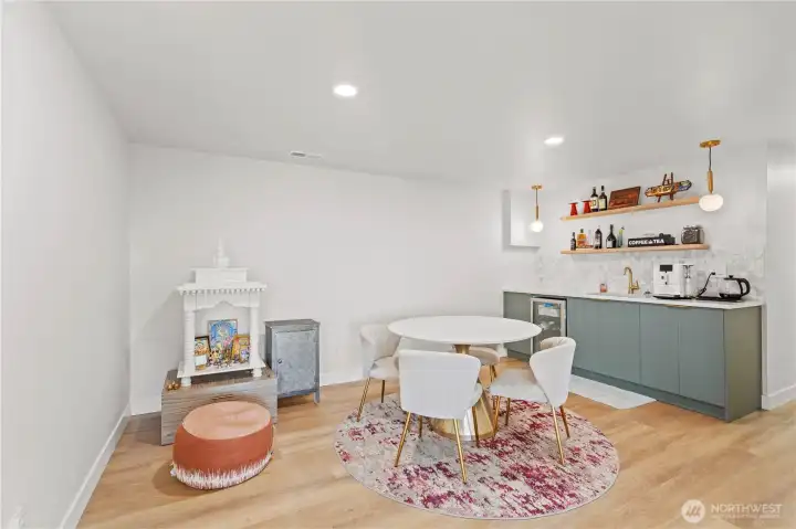 A kitchenette in the lower level is perfect for morning coffees for the lower level primary suite and a refreshment midday. Perfect for entertaining