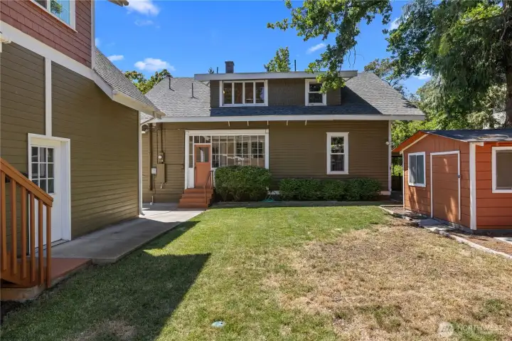 Beautifully manicured backyard