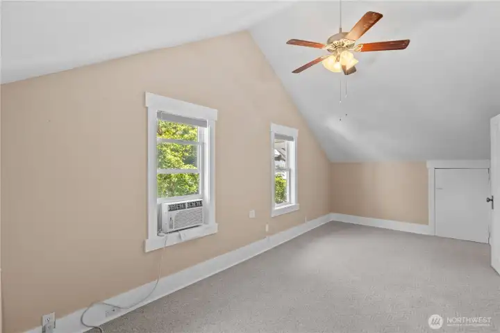 Upstairs primary bedroom