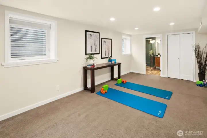 Spacious 3rd bedroom or flex space complete with ensuite bathroom.