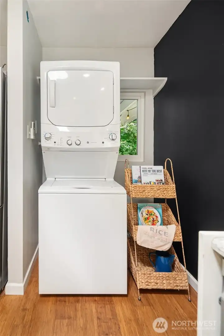 Washer/dryer tucked in the kitchen Washer/dryer tucked in the kitchen