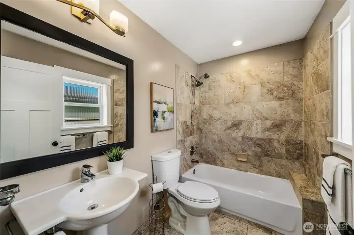 Full bathroom on main level Full bathroom on main level