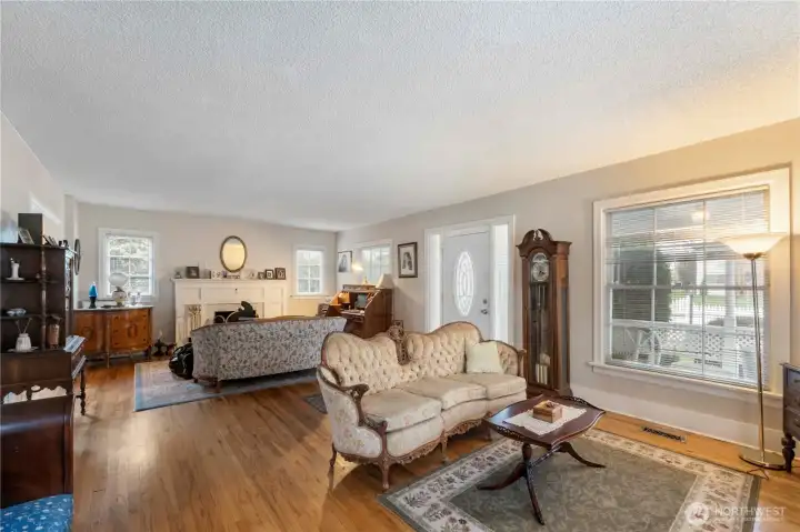 Large living room with gas fireplace