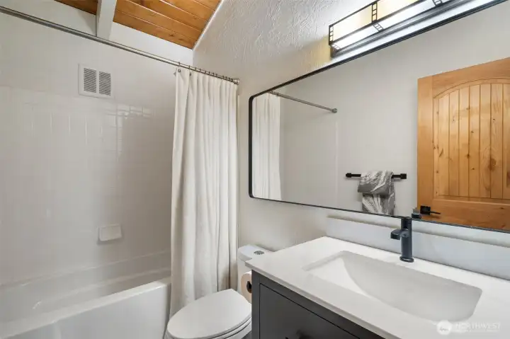 Full Guest Bathroom Full Guest Bathroom
