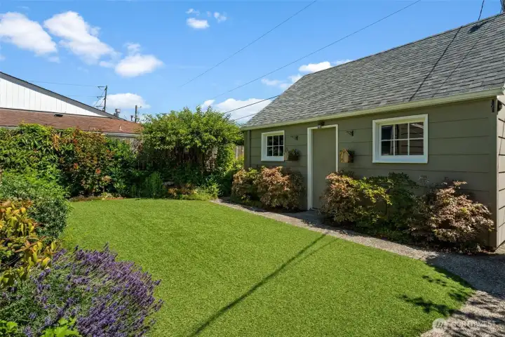 Never worry about any dead grass with this gorgeous turf lawn! Never worry about any dead grass with this gorgeous turf lawn!