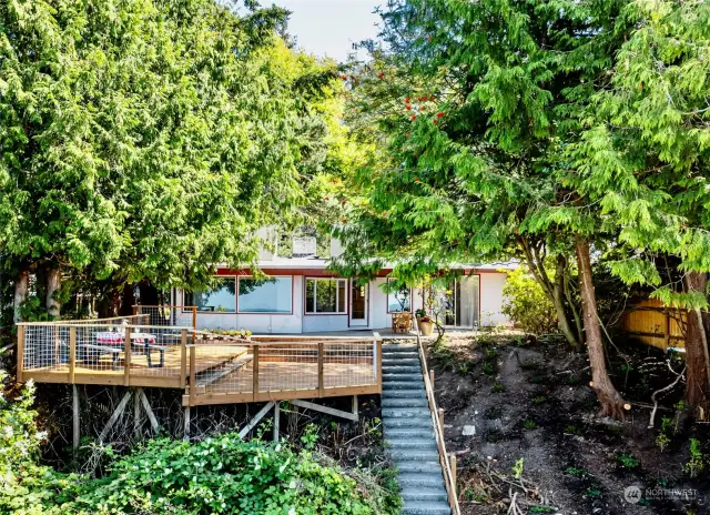 Beach Front deck and steps to beach