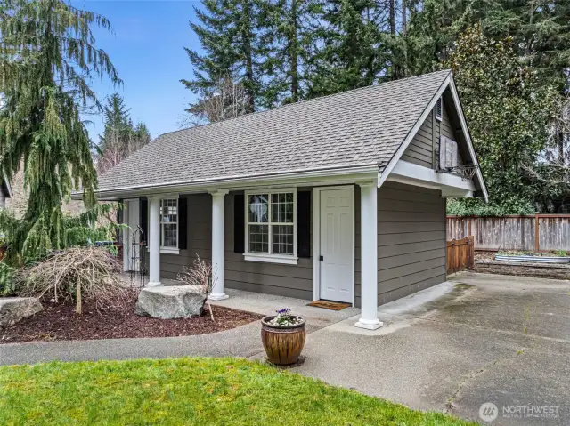 Detached 1 car garage with attached office
