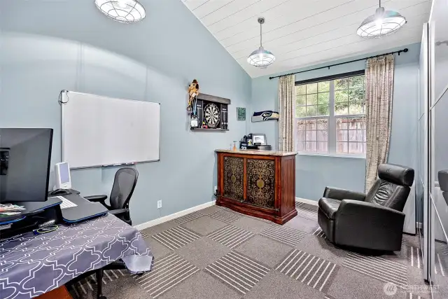 Great office space in the detached 1-car garage.  Separate entrances to each spce