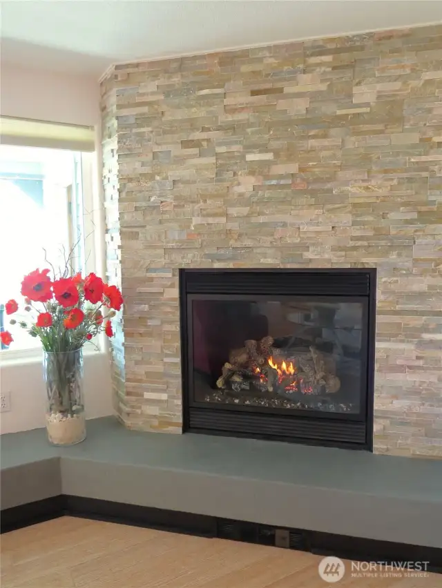 CONDO HAS A PROPANE ROCK FIREPLACE AND HEARTH FOR COOL BEACHY EVENINGS!