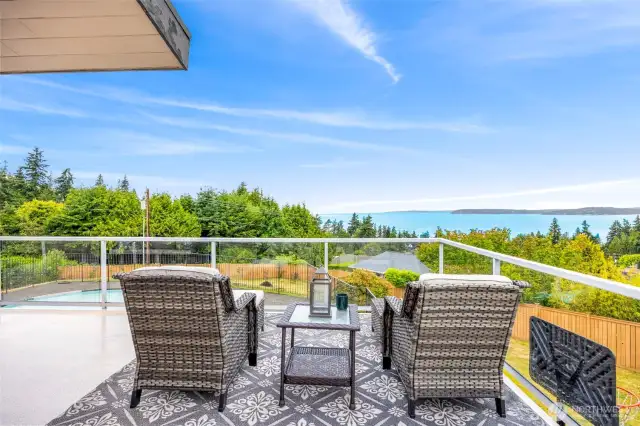 Wraparound view deck.