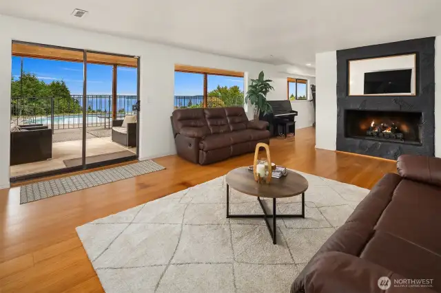 Spacious lower level rec-room. Enjoy views of the Sound & pool.