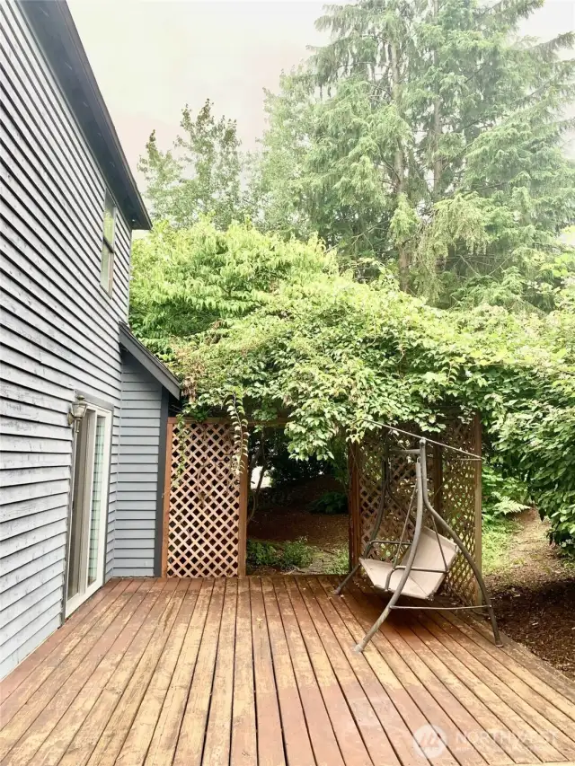Wraparound Deck