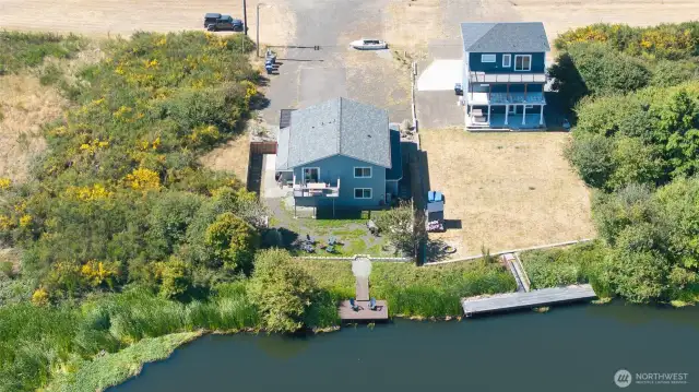 The private dock gives you access to 23 miles of interconnecting freshwater ways to explore.  Kayaking and paddle boarding are quite popular!