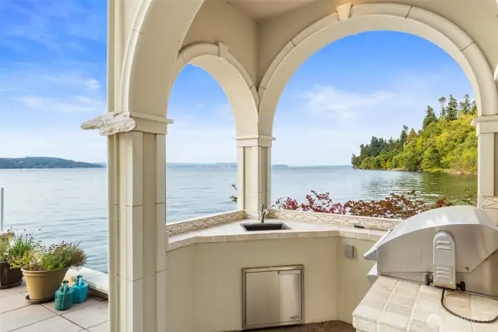 Outdoor kitchen