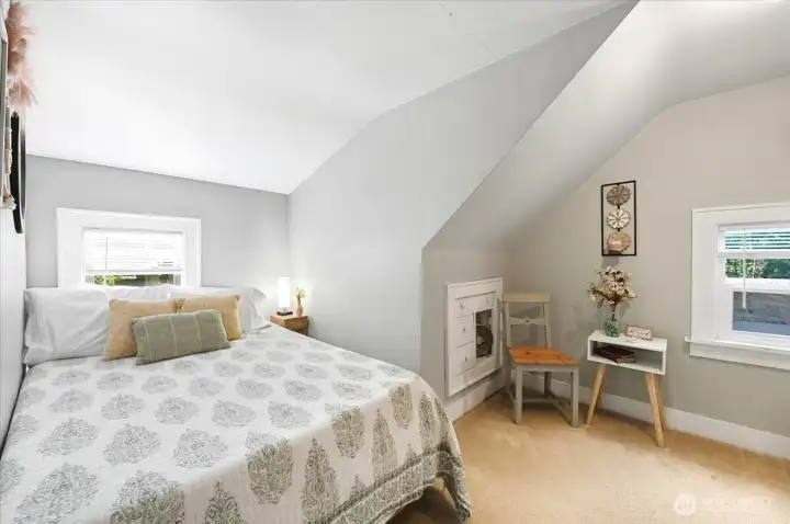 Upstairs Bedroom 2